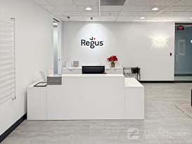 Regus | NC, Greensboro - 301 N Elm