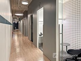 SPACES | IL, Chicago-  1 N State Street