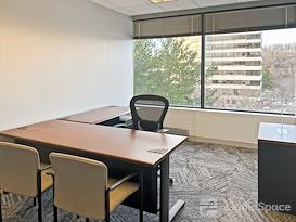 Regus | One Corporate Center