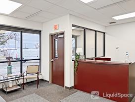 HQ | IA, Davenport - N Brady St