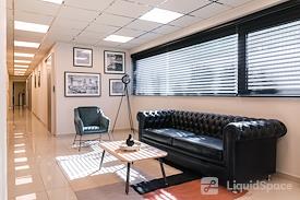 Regus | Glifada, Labraki