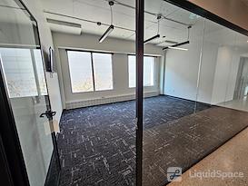 Launch Coworking Space - Downtown