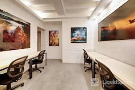 1HomeOffice Sanctuary, Art-Filled Meeting & Shoot Space