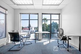Regus || Hamilton Avenue