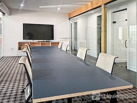 HQ | PA, Philadelphia - Snyder Avenue