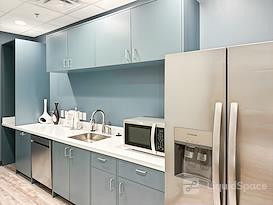 Regus | 3300 Gateway Centre Blvd