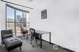 Regus || 580 California