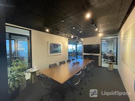 Industrious - Century City - 1925 Century Park E