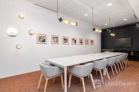 Signature | Signature, Hysan Place