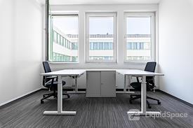 HQ | UNTERFÖHRING, HQ Feringastraße