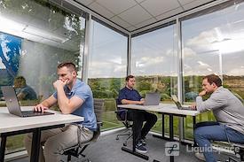 Expansive - Plaza on the Lake