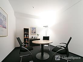 Regus | Budapest, First Site