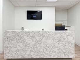 Regus | IL, Chicago - N Clark St