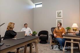 Expansive - 216 Coworking