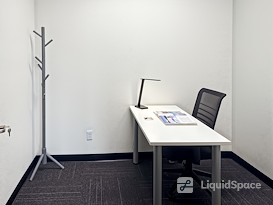 Regus | CA, Visalia - S Church St