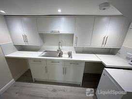 HQ | ROISSY HQ, Airport