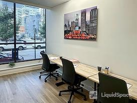 Regus | Chicago - N Green St