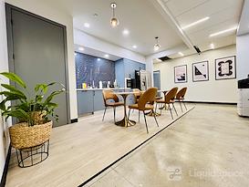 TKO Suites  - 307 West 38th Street