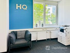 HQ | Stuttgart, HQ Offisto
