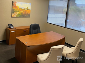 580 Executive Center