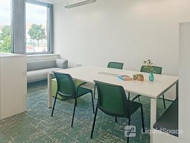 Signature | Prague, OFFY