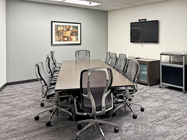 Regus || TOPA Financial Plaza