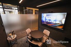 CorporateCubes.Co - 333 Collins