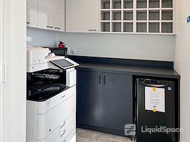 HQ | ON, Toronto - Hullmark Center