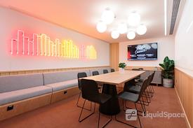 WeWork | 625 W Adams Street