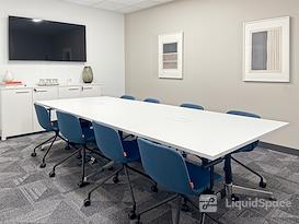 HQ | IL, Naperville - South Washington St