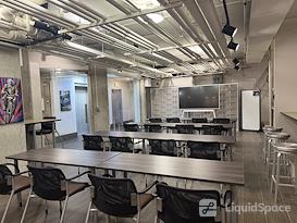 HUB116 - River North