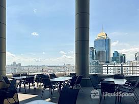 Regus | Manila, Eco Tower - Bonifacio Global City