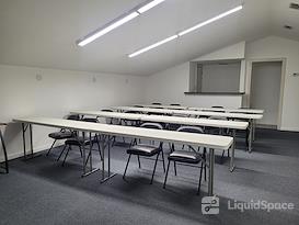 Crealde Business Center LLC