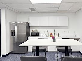 Regus | IA, West Des Moines - One Corporate Place