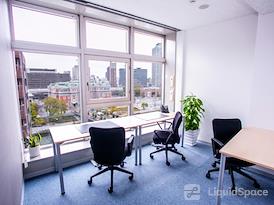 Regus | Osaka, Keihan Yodoyabashi (Open Office)