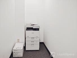 HQ | WI, Waukesha - 259 W Broadway