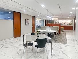 Regus || 50 California Street