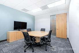 Regus || Warner Center