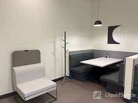 Regus | Lisle - Corporate Lakes 1