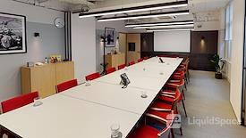 FORA | Lloyds Avenue 