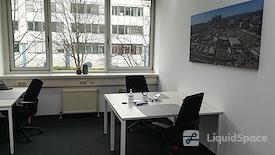HQ - Stuttgart, HQ Offisto