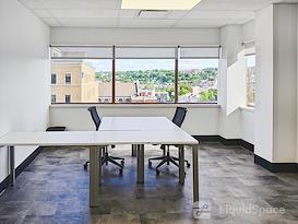 Regus | QC, Sherbrooke - King Street West
