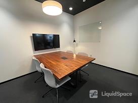 Industrious - Country Club Plaza