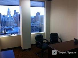 Regus | One Riverwalk Place