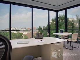 Regus | American Center