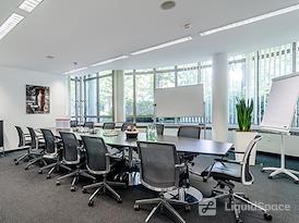 Signature | FRANKFURT, SIGNATURE OpernTurm