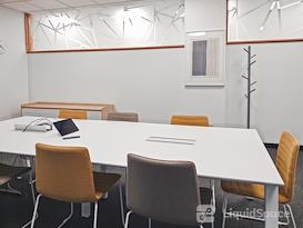 HQ | WI, Waukesha - 259 W Broadway