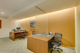 Carr Workplaces - Aon Center