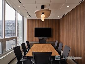 HQ | ROISSY HQ, Airport