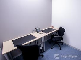 Regus | Osaka, Keihan Yodoyabashi (Open Office)